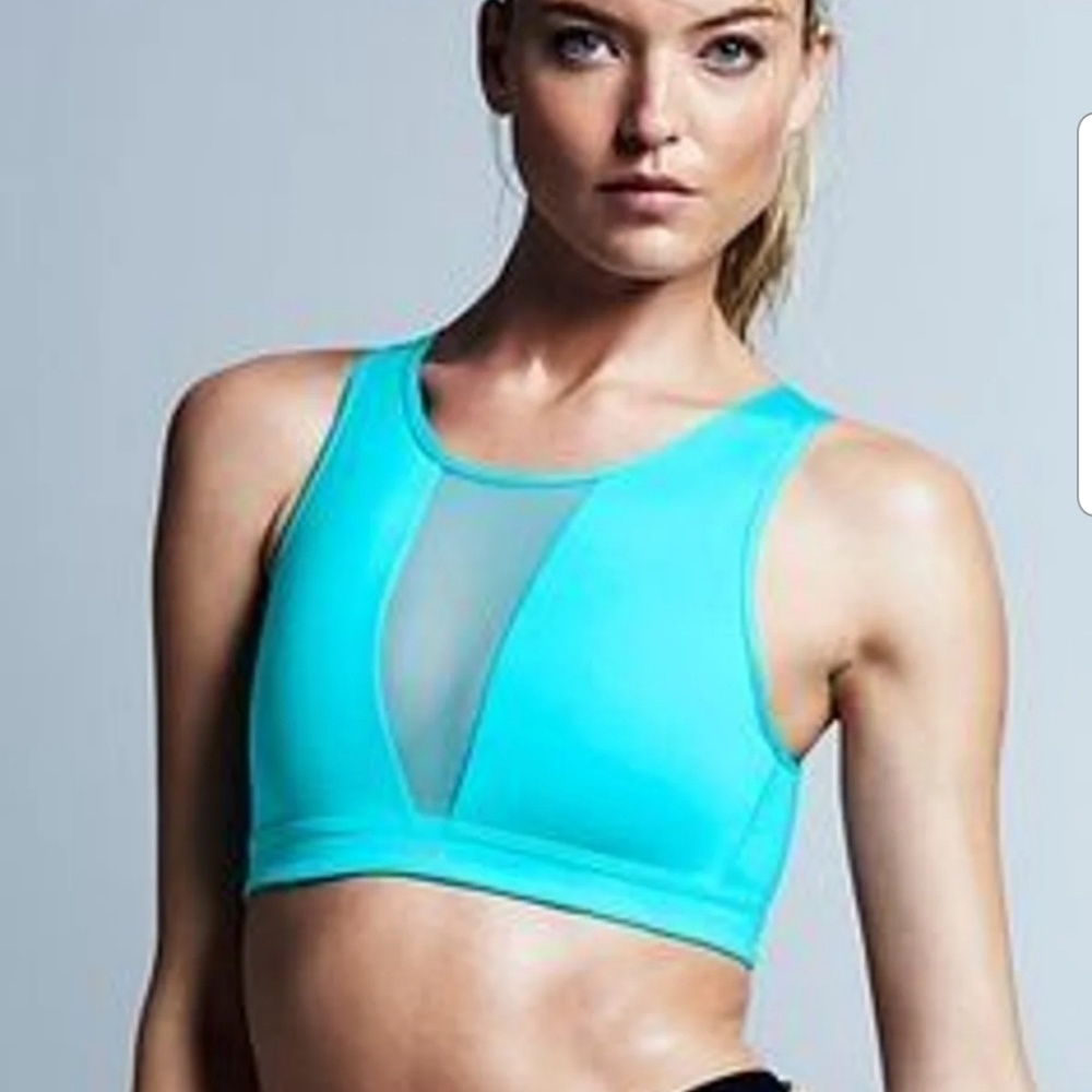 New Victoria’s Secret VSX Sports Bra S